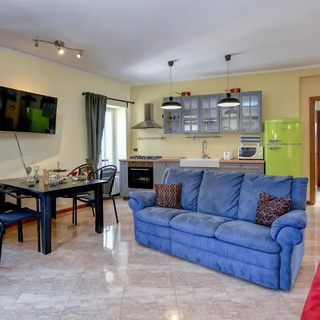 Desenzanoloft Official Partner Marriott Homes & - Queen Of Castle View * Sirmione