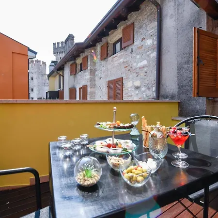 Apartment Desenzanoloft Official Partner Marriott Homes & - Queen Of Castle View Sirmione