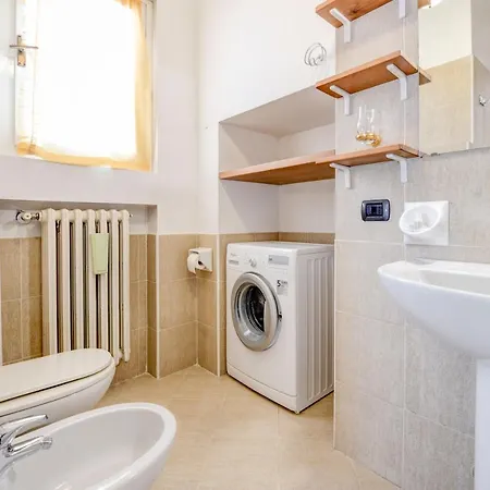 Desenzanoloft Official Partner Marriott Homes & - Queen Of Castle View Апартаменты