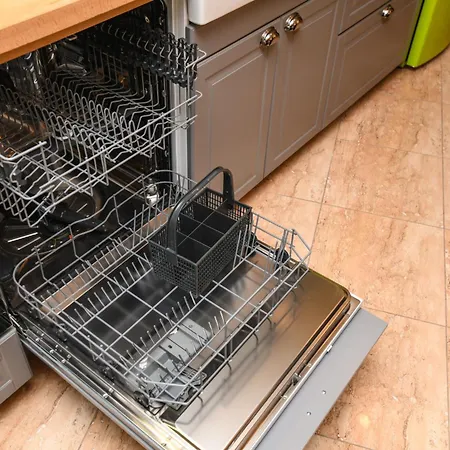 Daire Desenzanoloft Official Partner Homes & By Marriott Bonvoy - Queen Of Castle View